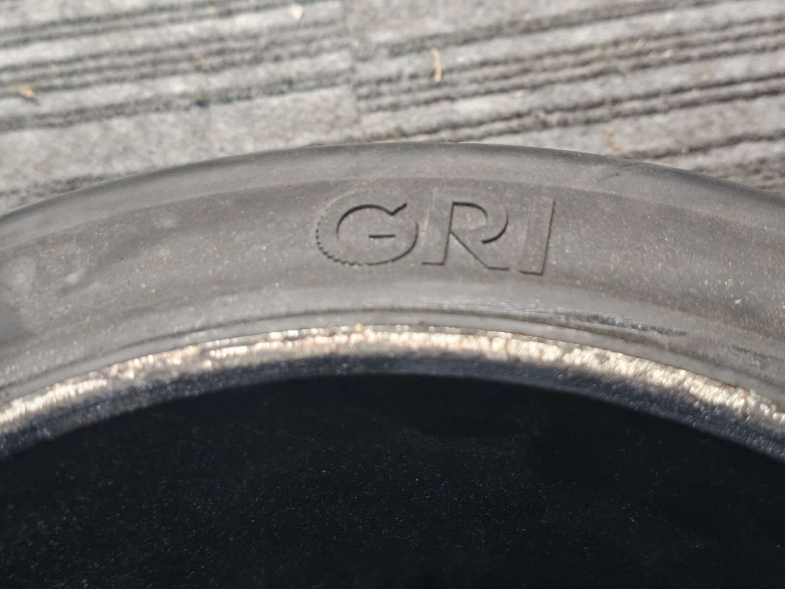 (QTY 2) Globe Star Smooth Press On Forklift Tire 16-1/4x7x11-1/4 (413/178-286)