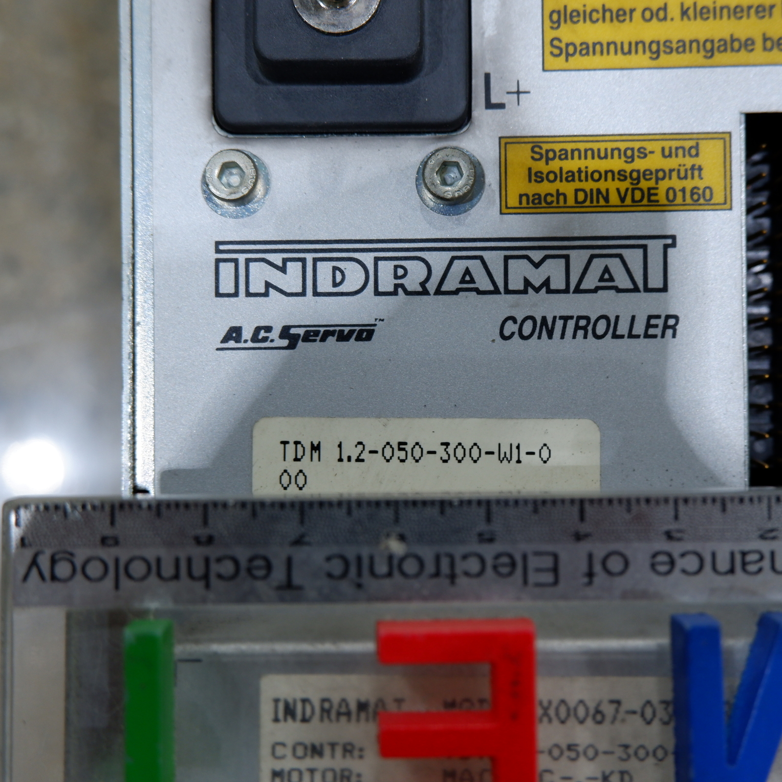 INDRAMAT TDM 1.2-050-300-W1-000 ac servo controller TDM 12050300W1000