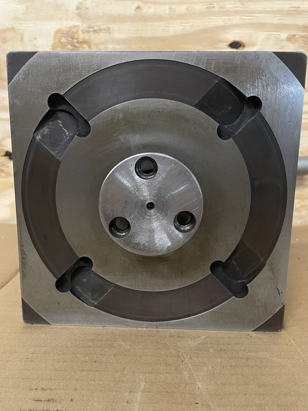 4 WAY TOOL POST 7-1/2″ x 7-1/2″ – For LARGE LATHE –