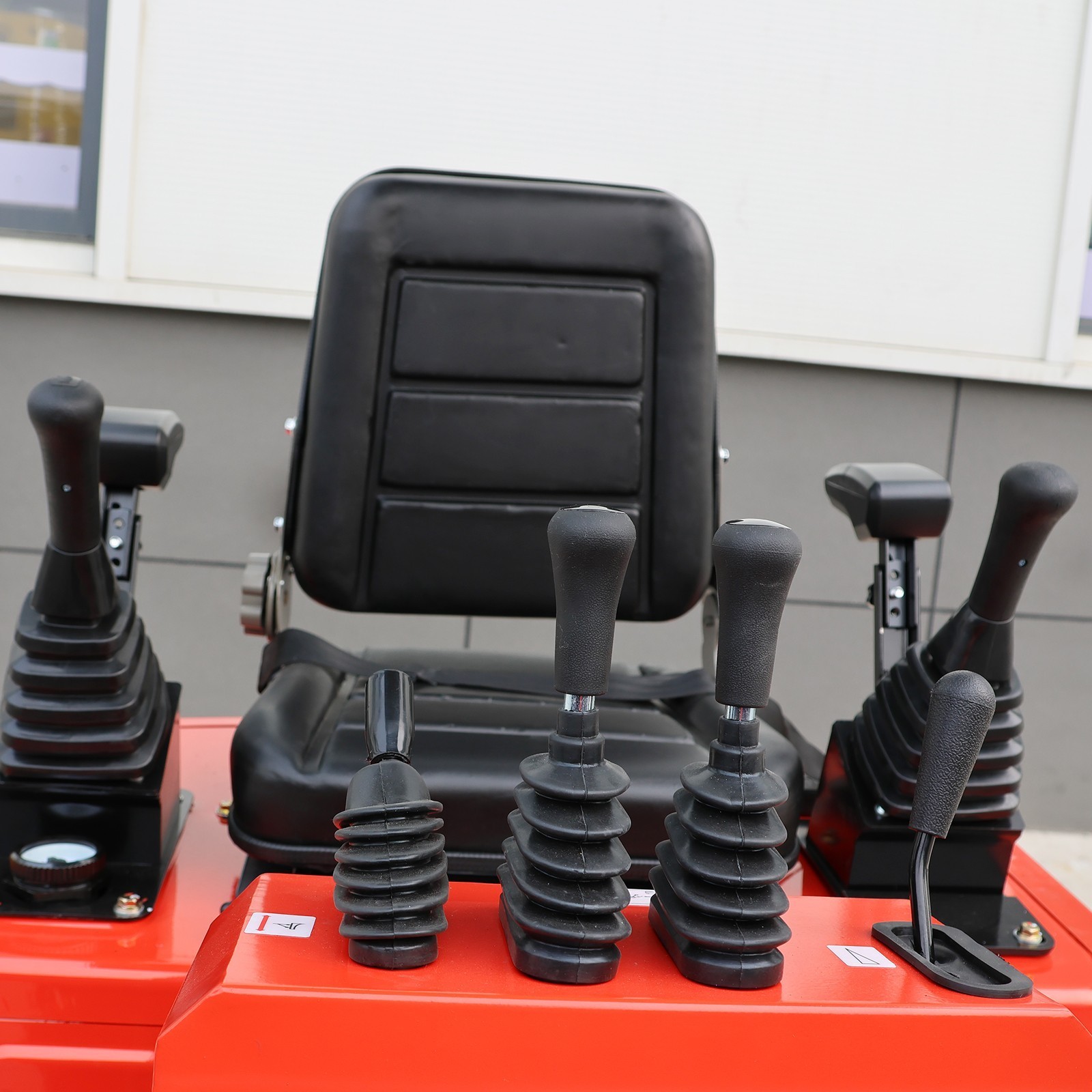 Mini Excavator 1.4Ton Digger 11.5hp Kubota Diesel Pilot System EPA Engine USA