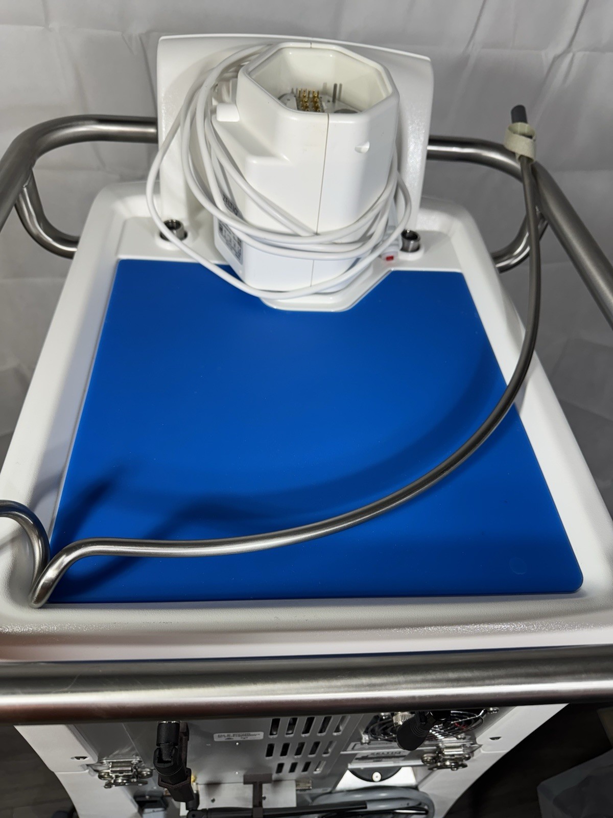 ZELTIQ CoolSculpting Control Unit BRZ-CG1-UMD-000 Cart Mounted Machine