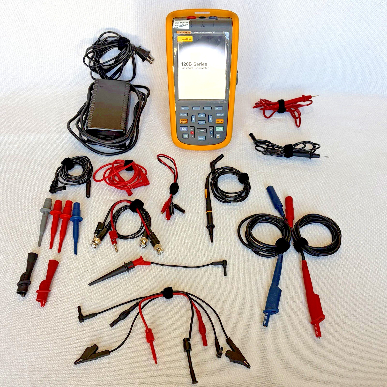 Fluke 123B Industrial ScopeMeter Dual-Input 20MHz Handheld Oscilloscope