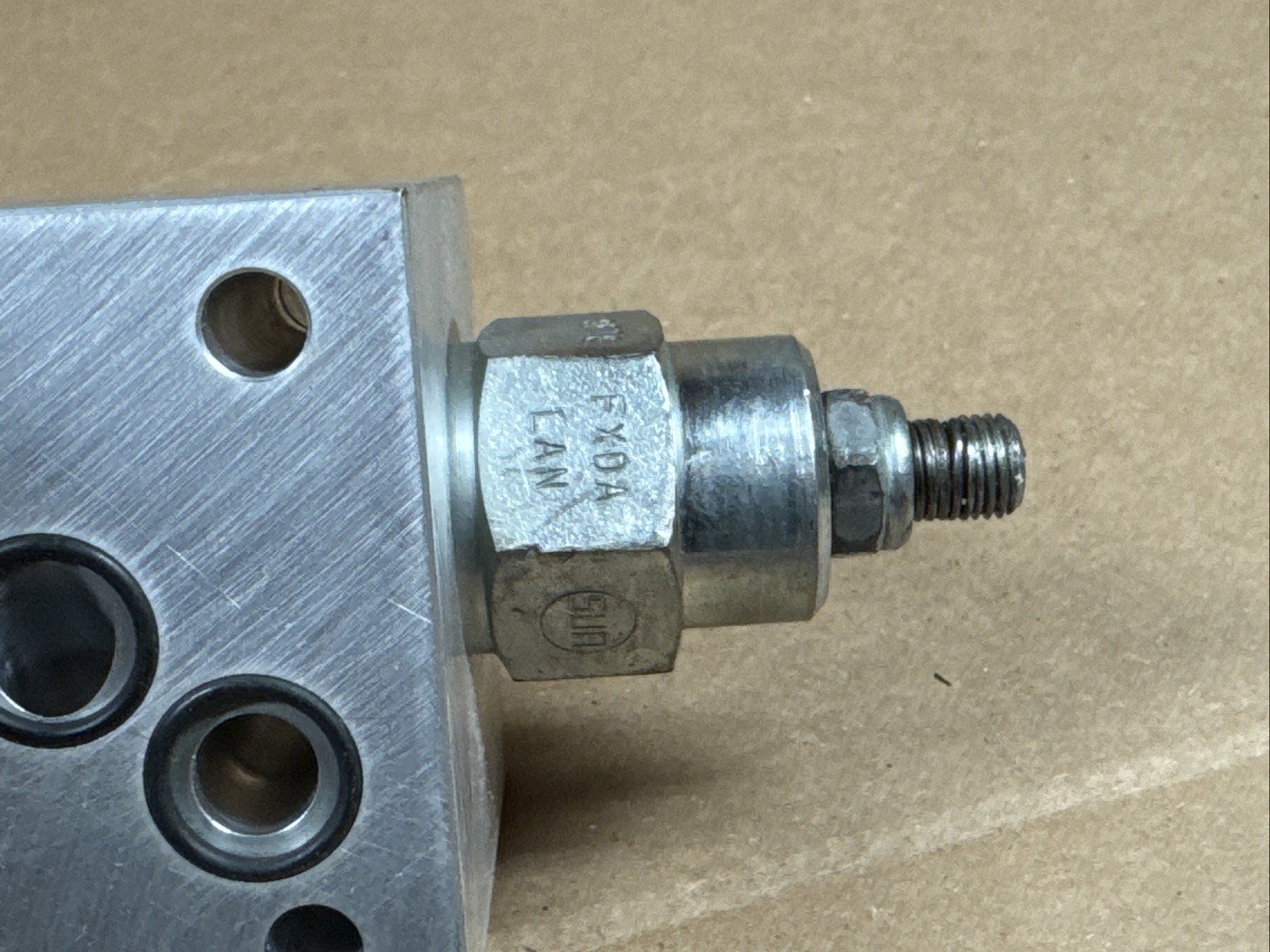 SUN HYDRAULICS DBP Hydraulic Manifold w/ FXDA LAN 3.0 GPM Cartridge Valve