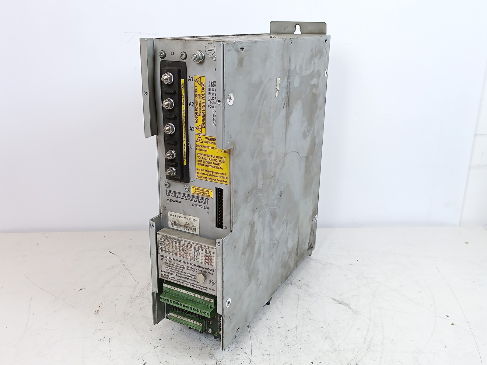 Indramat TDM1.2-100-300-W1-220 AC Servo Controller
