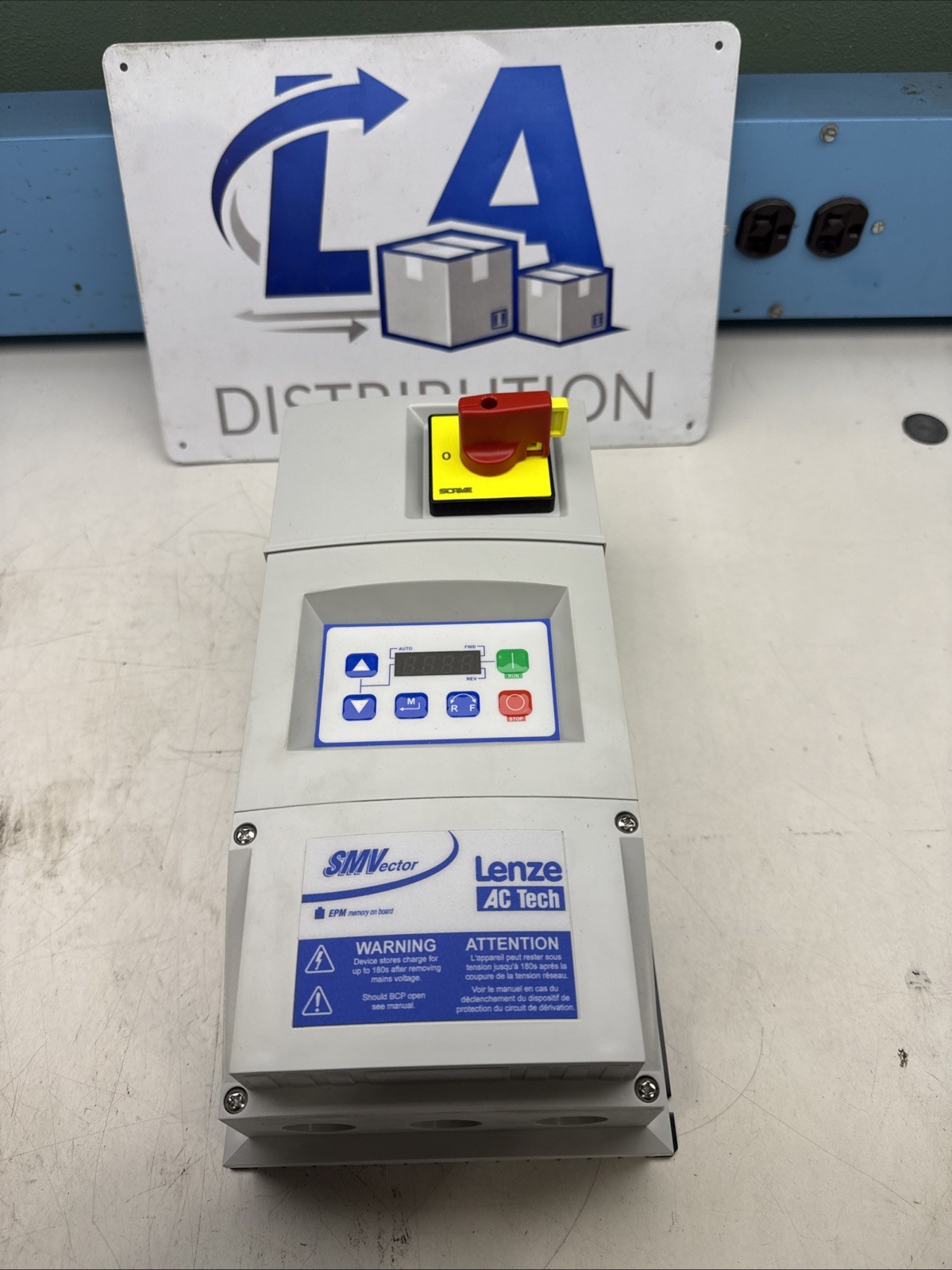 LENZE AC TECH FREQUENCY DRIVE ESV751N04TMC HP1 400/480V