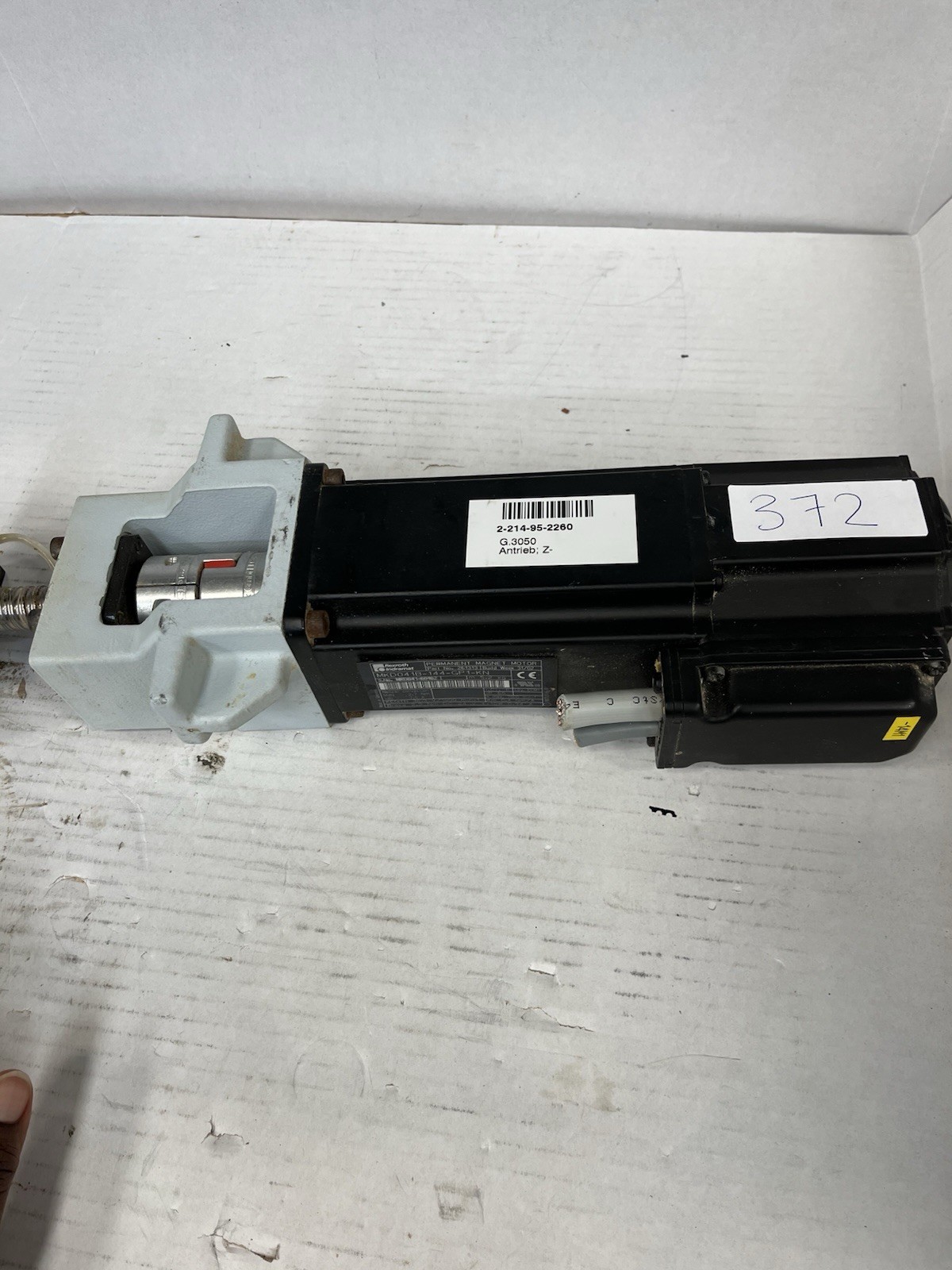 Rexroth Indramat MKD041B-144-GP1-KN Permanent Magnet Motor with ball nut/screw