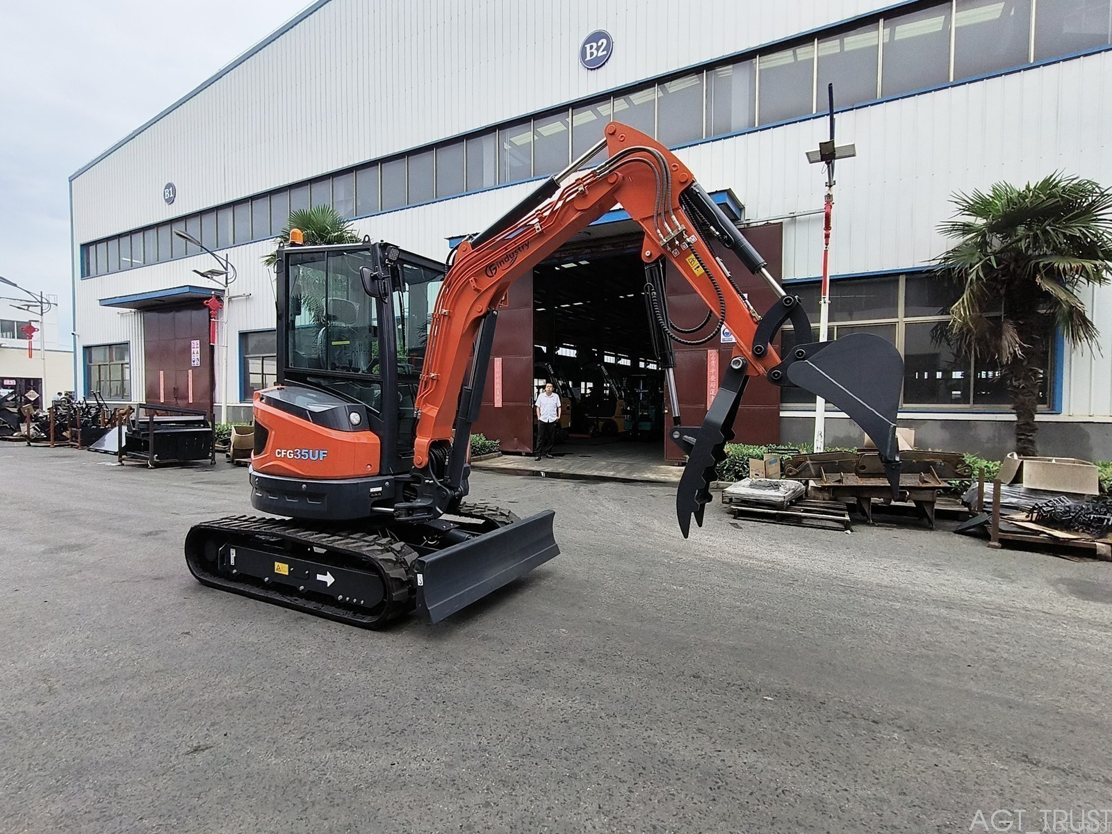 CFG-35UF 3.5Ton Mini Excavator w/ Hydraulic Thumb Kubota Diesel Engine USA Stock