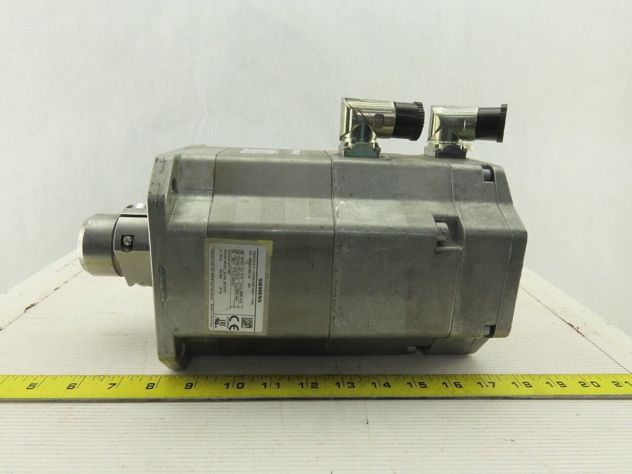 Siemens 1FK7083-5AH71-1TH0 302V 6000RPM 15A Servo Motor 24V Brake