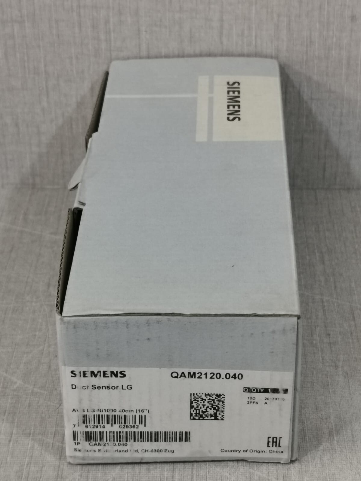 LOT 2 PCS SIEMENS QAM2120.040 Duct Sensor LG – WITH FILTHY BOX