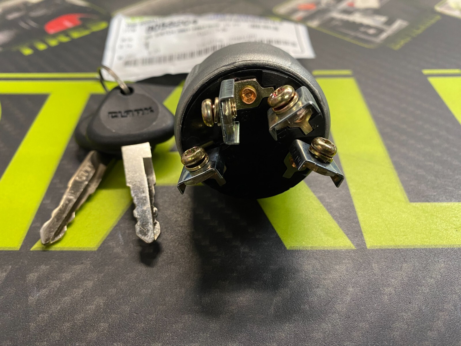 CLARK Forklift Ignition Switch Assembly with Two Keys (0777) #8058204 Key 13.047