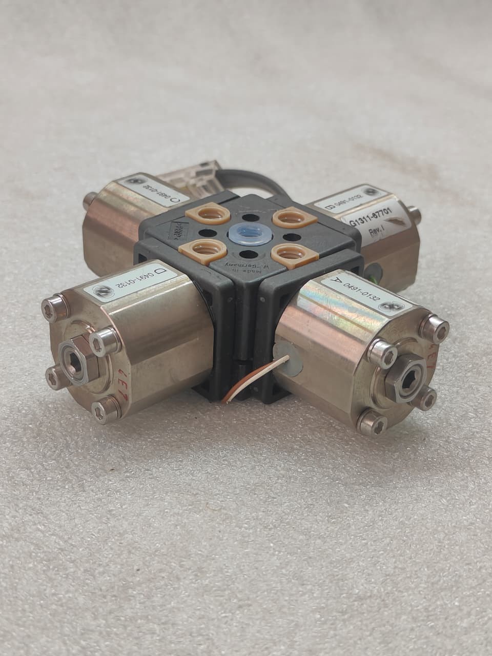 AGILENT TECHNOLOGIES G1311-67701 MCGV MULTI CHANNEL GRADIENT VALVE ASSY REV:I