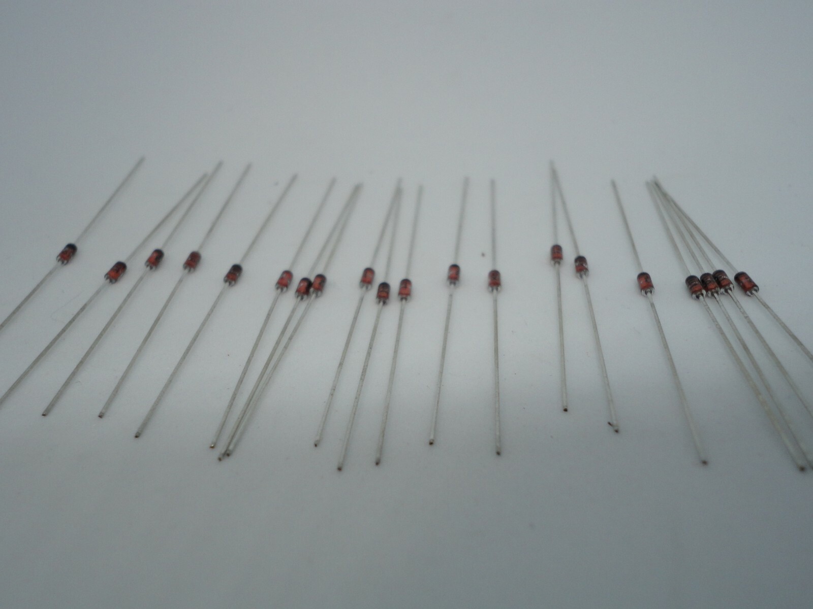 20 Pcs Pack Lot 1N4148 DO-35 High Speed Nano Micro Switching Signal Glass Diode