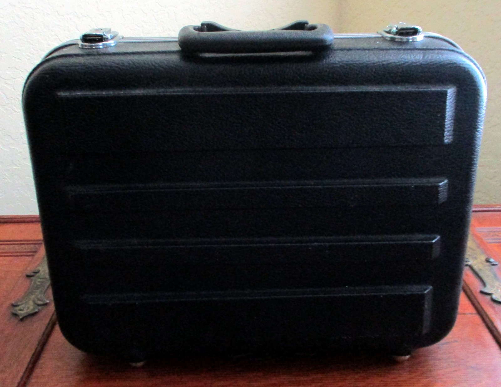 Platt 1416 Black Heavy-duty Case / Luggage with Foam Insert and Key