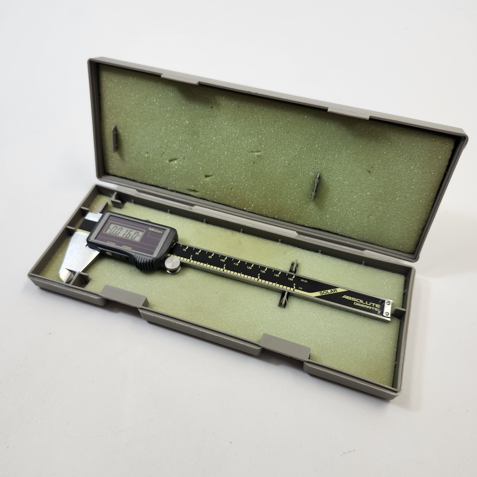 Mitutoyo Absolute Digimatic Caliper 500-474 Solar CD-S6″CT 6 Inch Japan Case