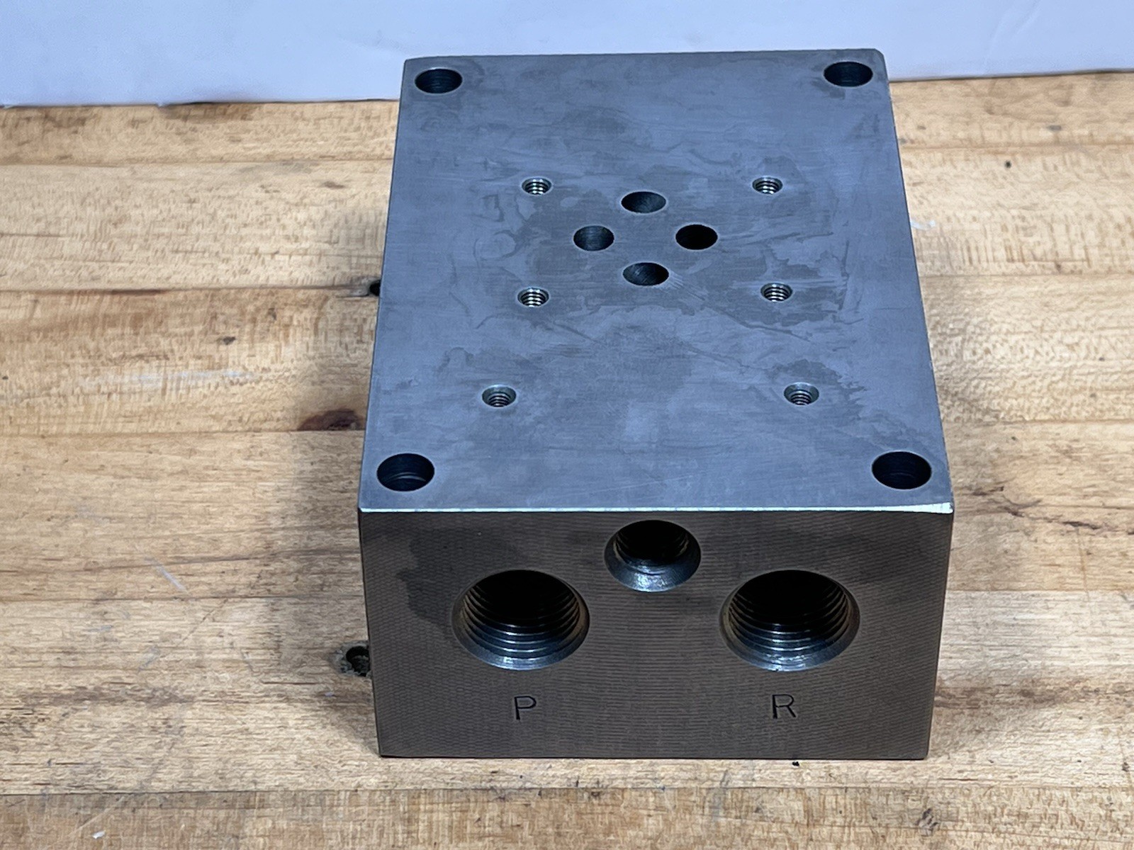 Toyo-Oki Hy-Tegra HMD-1-025-03T2 Hydraulic Valve Manifold – New