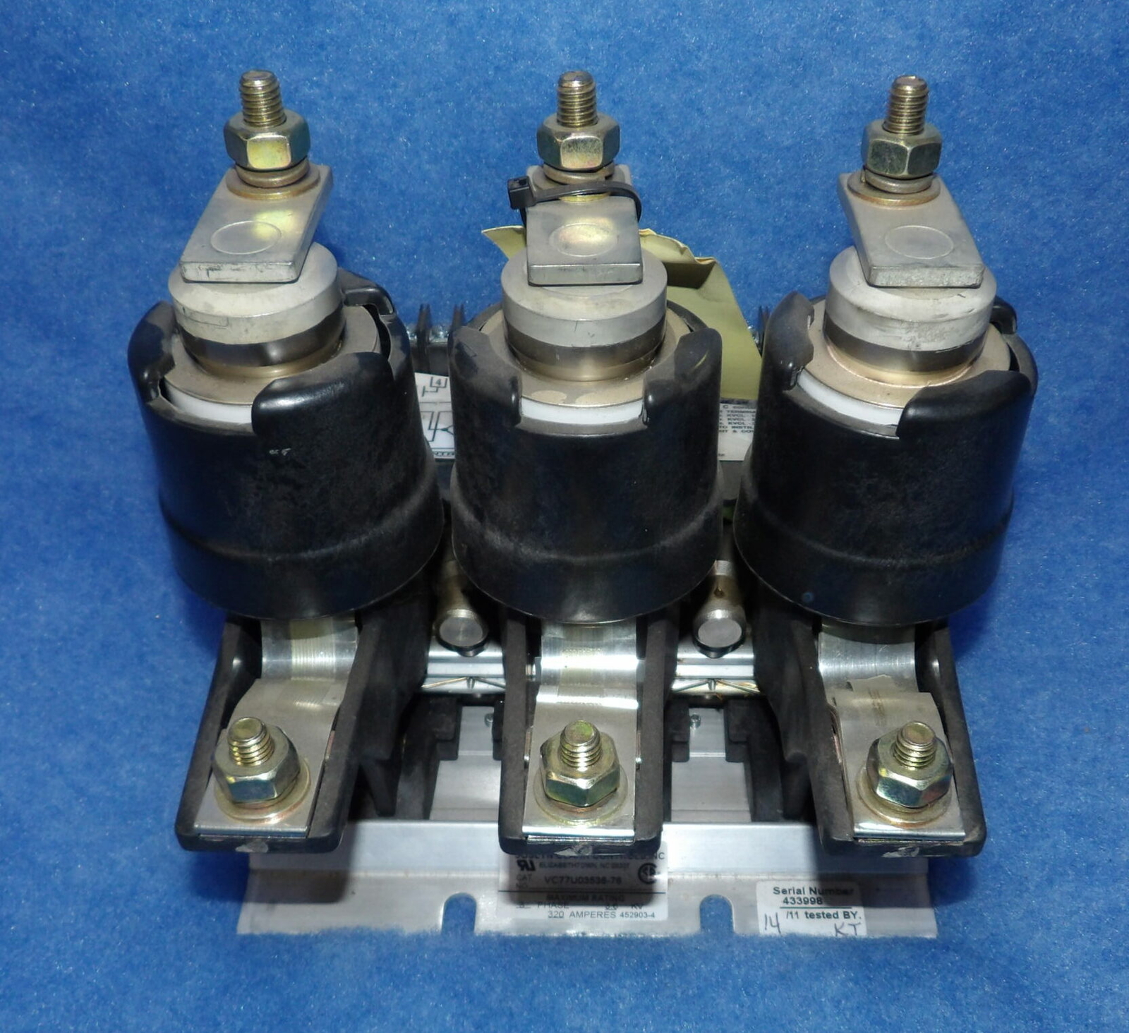 Joslyn Clark Controls VC77U03536-76 3600V 320A 110-120VAC 50/60HZ Vaccum Cont…