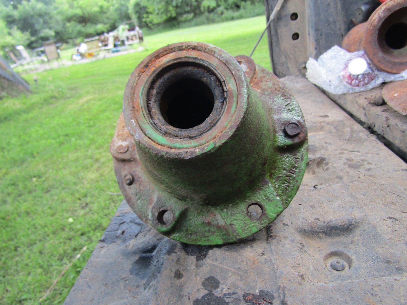 JOHN DEERE WHEEL HUB w10024 1065 running gear 700 720 740 770 1275