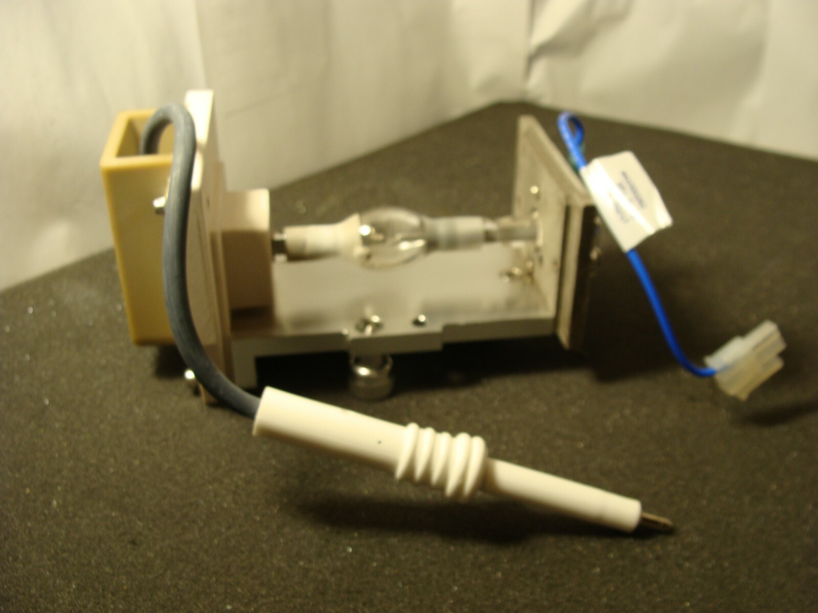 Thermo Scientific Waters 2475 Lamp Assy P/N EXLC-201000131