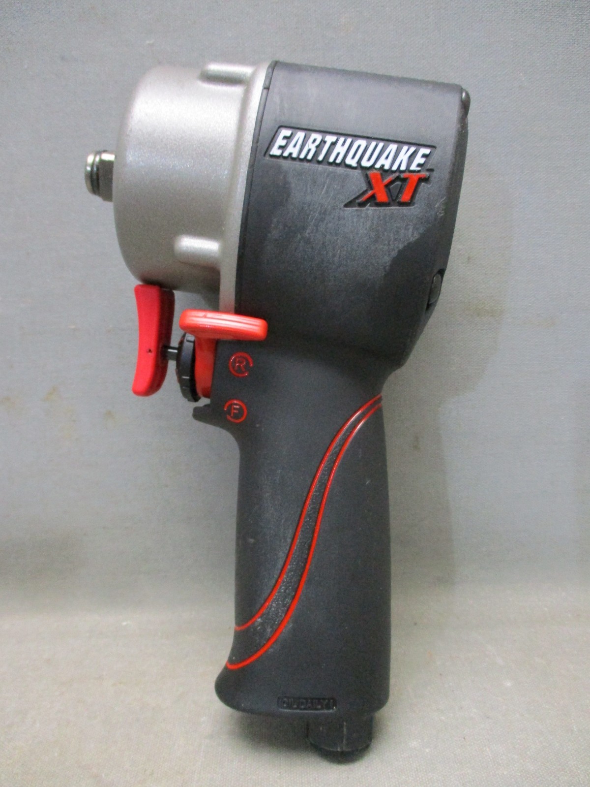 Earthquake XT EQ12SXT 1/2″ Ultra Compact Air Impact Wrench 700 ft.lbs