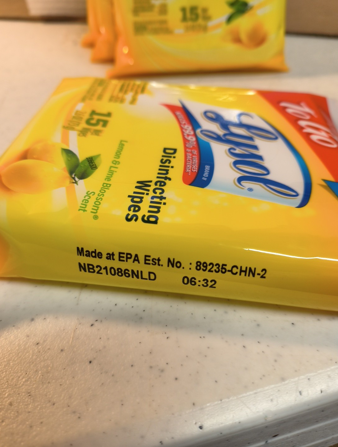 5 packs Lysol To Go Disinfecting Wipes Lemon Lime Scent 15 Wipes Per Pack