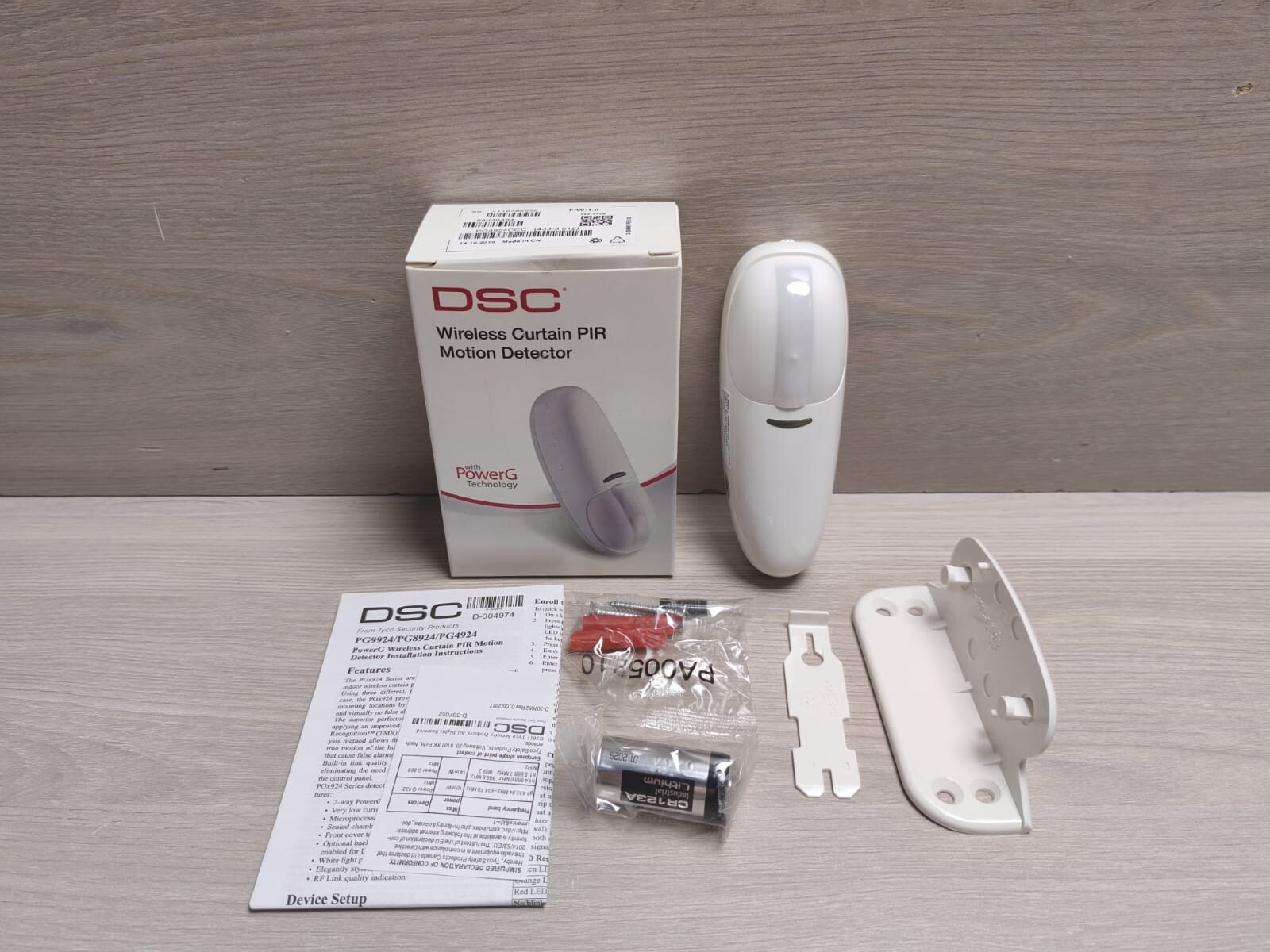 LOT 2 PCS DSC PG4924CCC WIRELESS CURTAIN PIR MOTION DETECTOR
