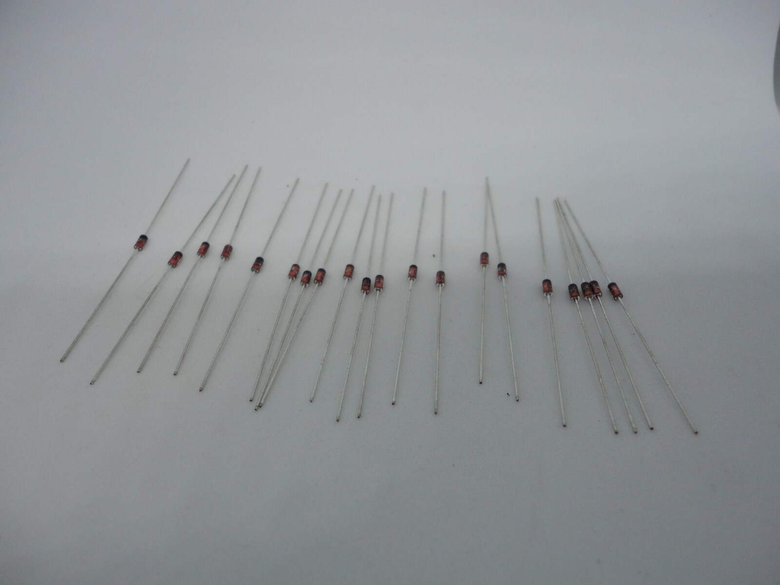 20 Pcs Pack Lot 1N4148 DO-35 High Speed Nano Micro Switching Signal Glass Diode