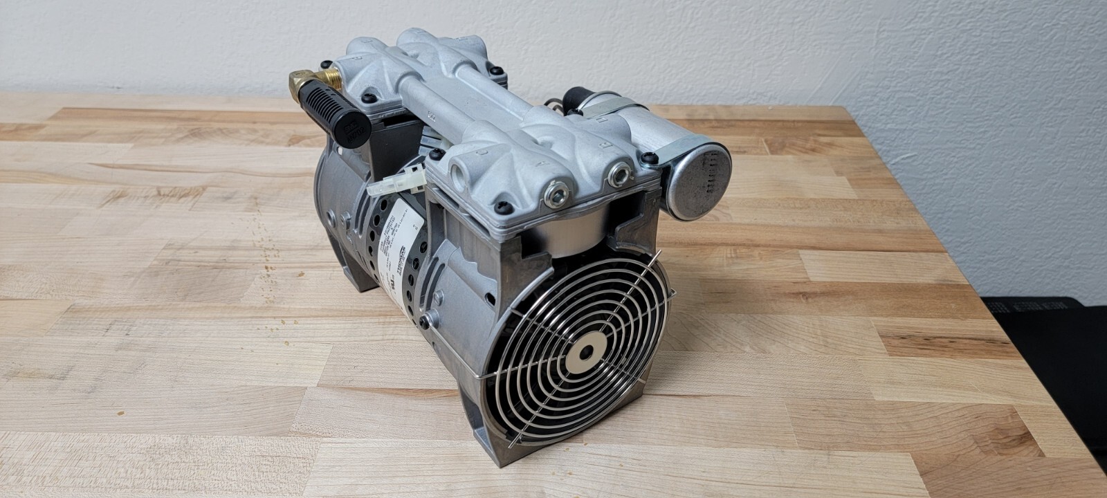 Thomas Gardner Denver 2660CE48-062, 115VAC, 60Hz Compressor/Vacuum pump