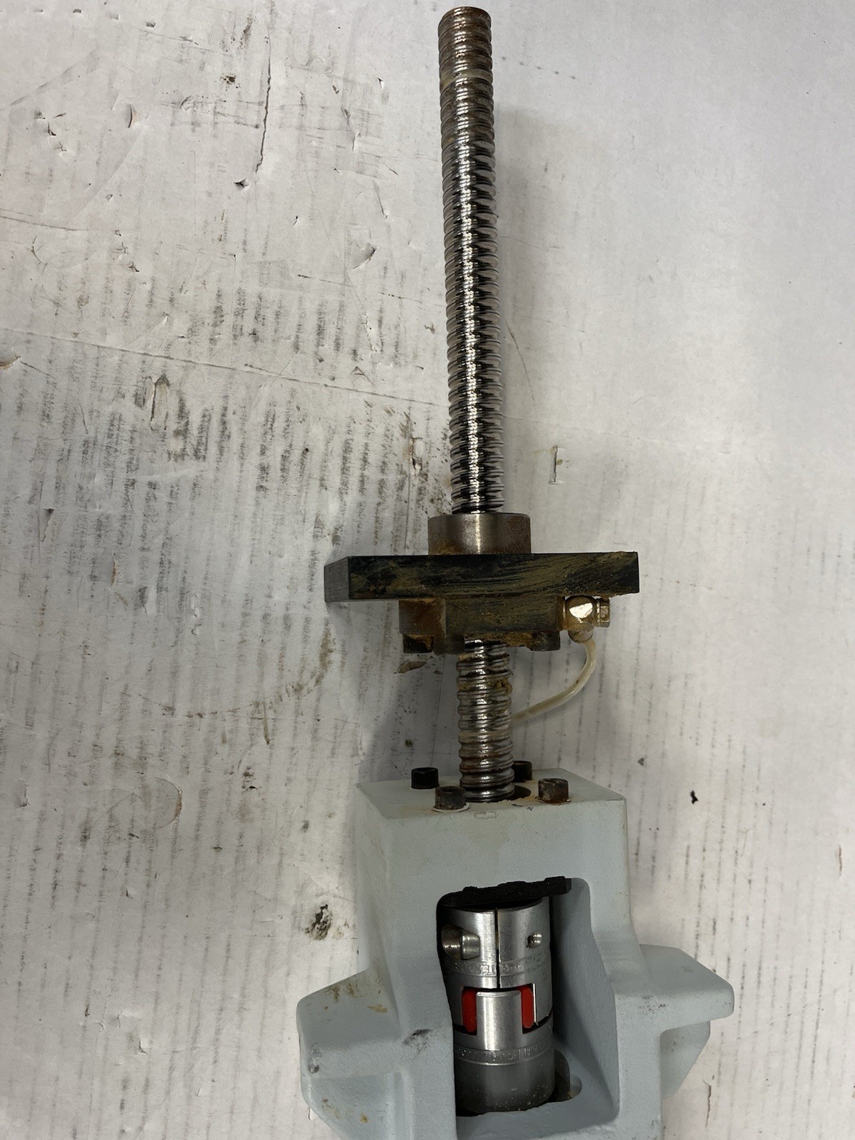 Rexroth Indramat MKD041B-144-GP1-KN Permanent Magnet Motor with ball nut/screw