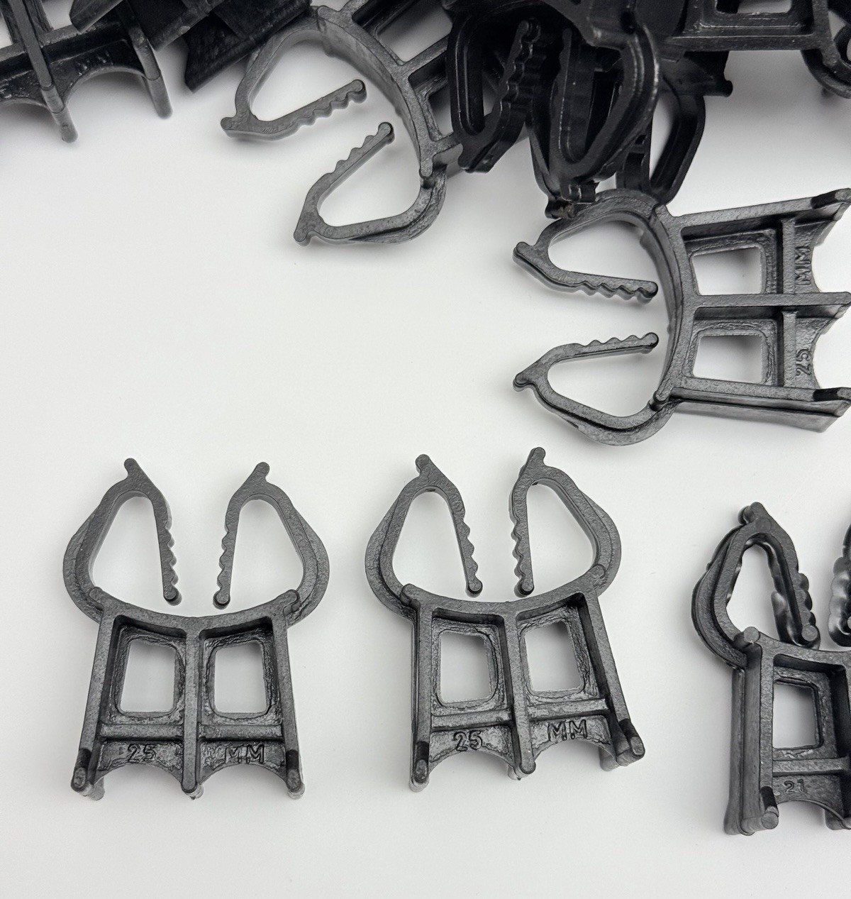 Lot of 100, Spillman, Plaschairs 25NP20 Plastic Rebar Chair 1″ Cover, Black