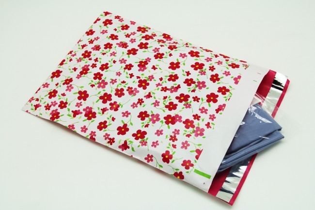 200 Bags 100 10×13 Blue Hearts,100 10×13 Pink Flowers Designer Poly Mailers