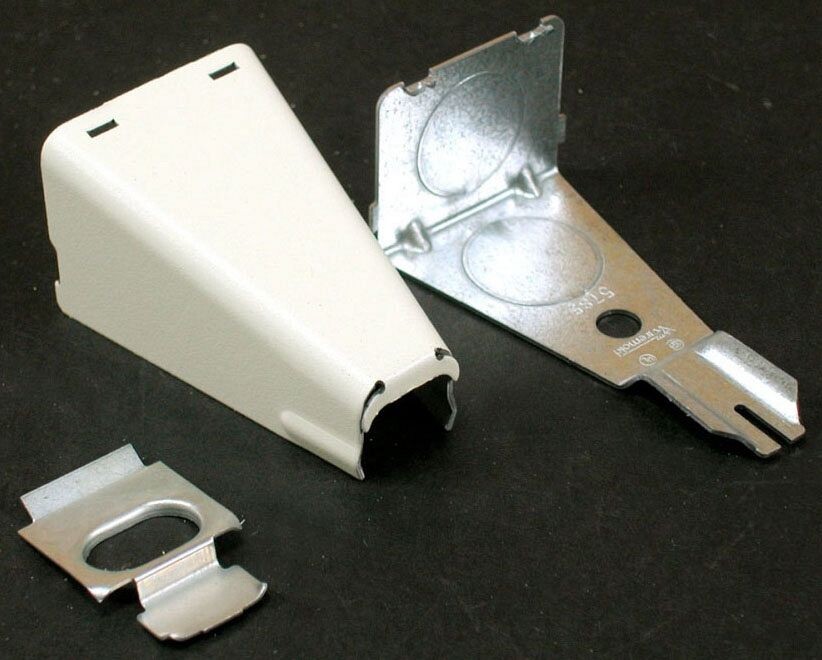Wiremold V5785, Ivory/Scuffcoat, Connector Fitting for 500/700 Raceway, 1 pc