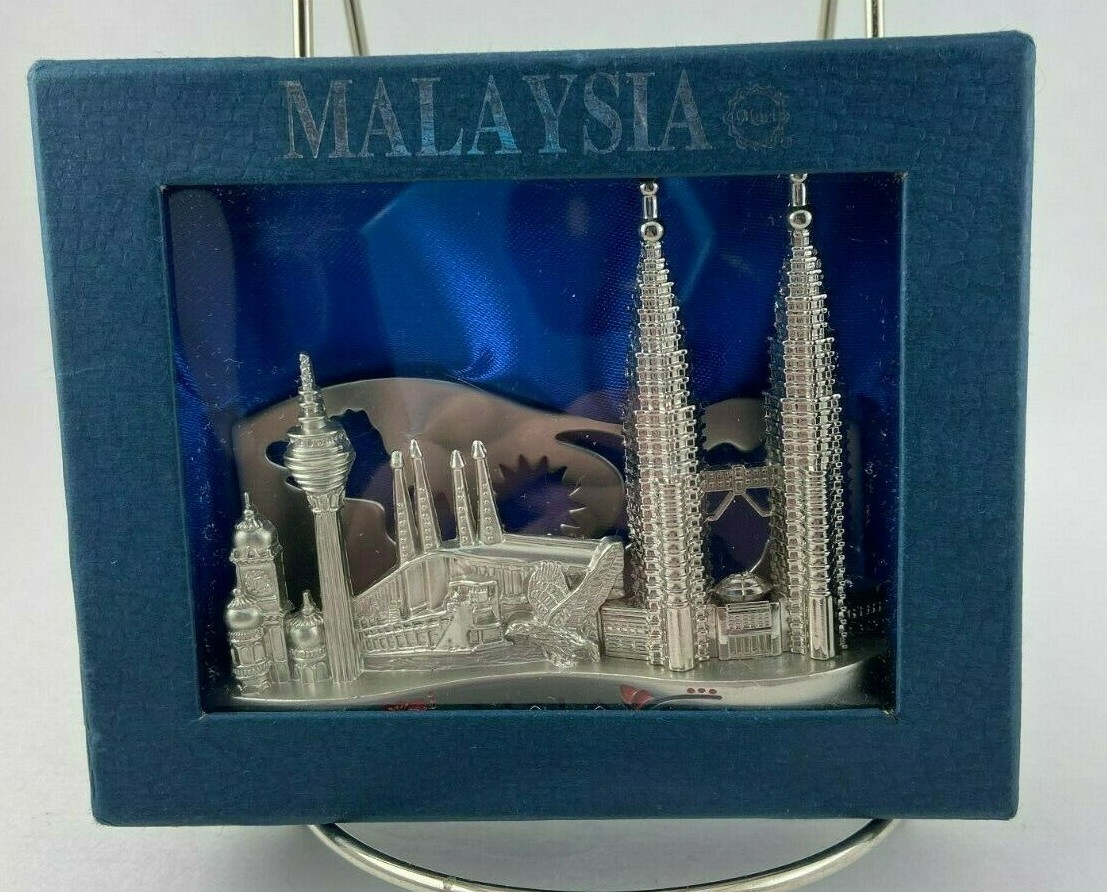 NOS Malaysia Card Holder Silver Toned Vertical by Mari New in the Box -Skyline