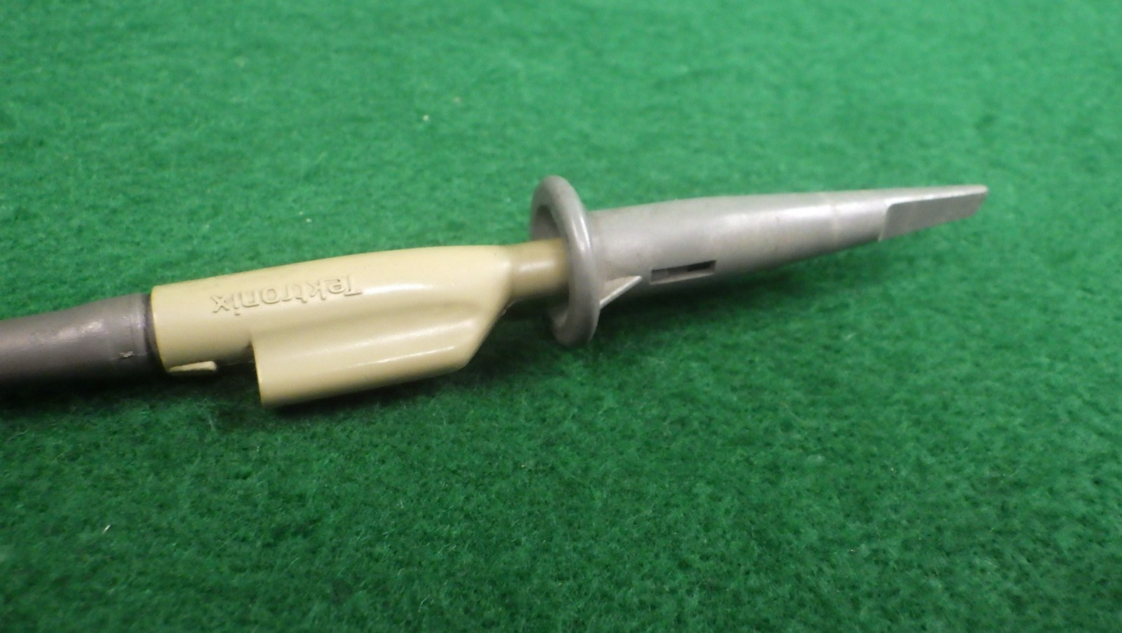 Tektronix P6121 10megohm Probe 11.0pF 10X 1.5M #2