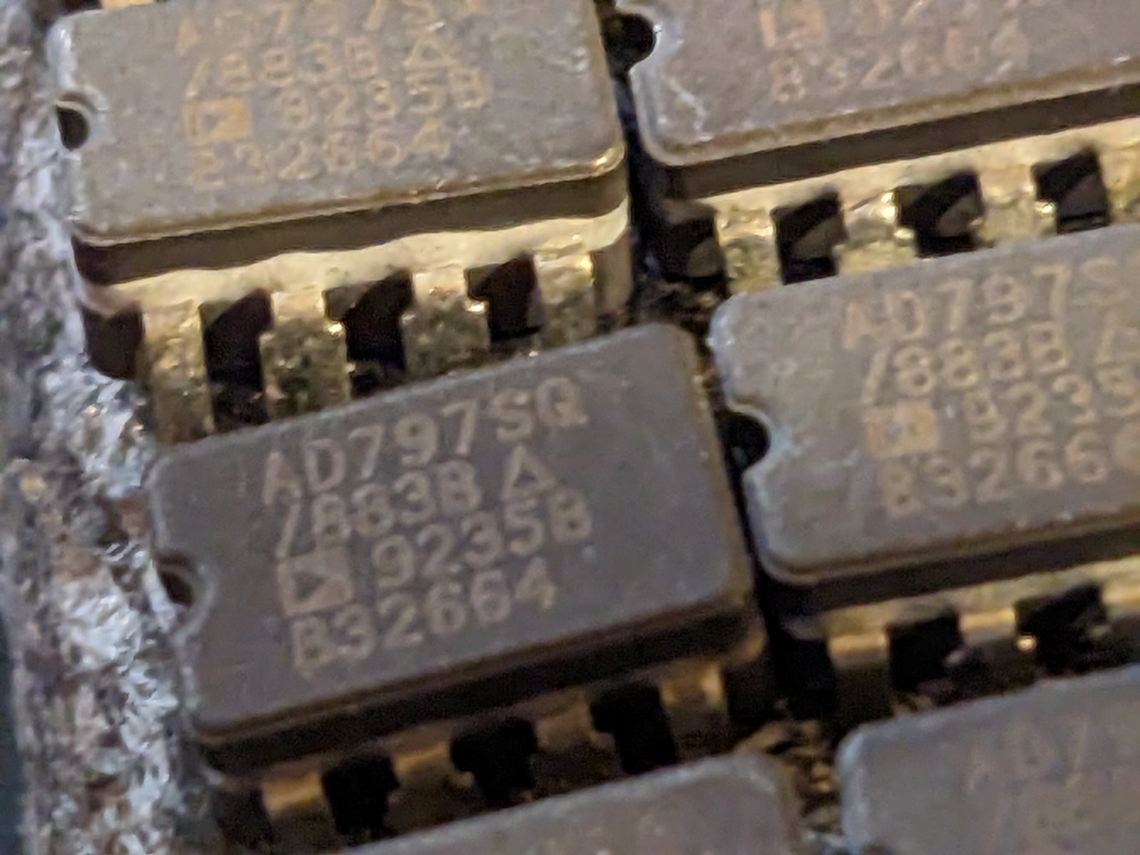 Analog Devices AD797SQ Ultra-Low Noise Op-Amp 8-Pin DIP 8 – Military take-offs