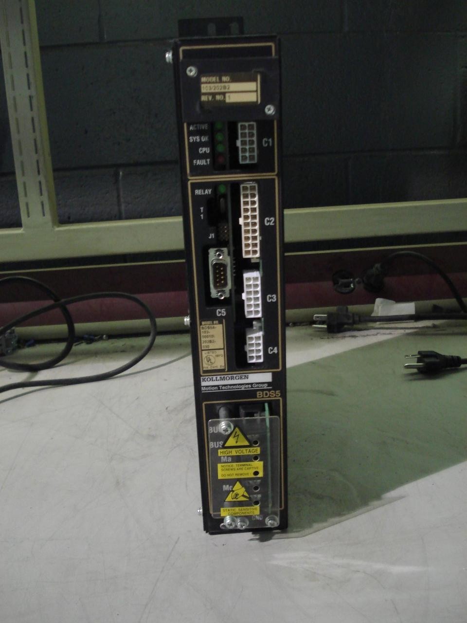 KOLLMORGEN BDS5A-103-00010/202B2-030 SERVO AMPLIFIER B T5822