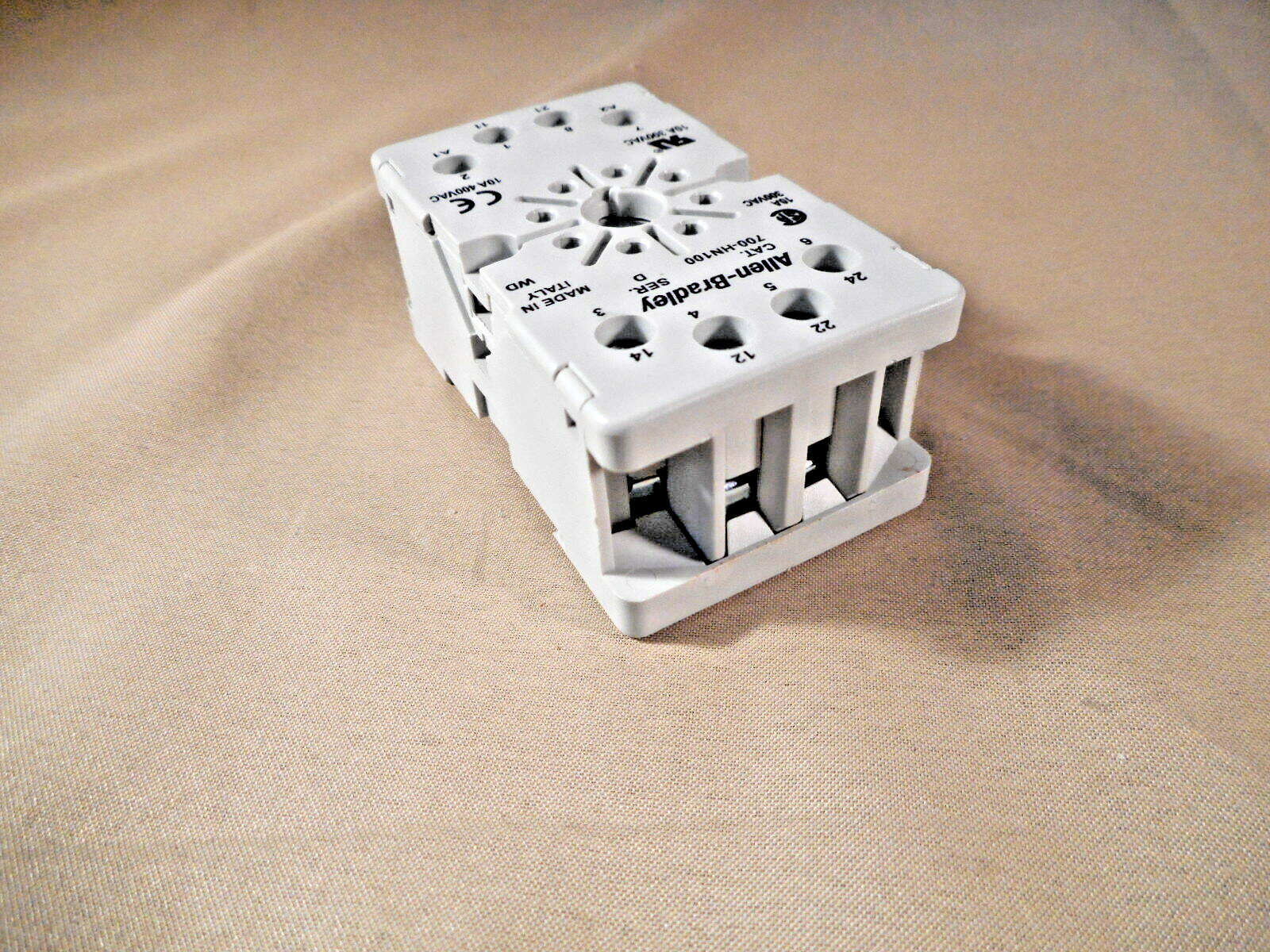 Allen Bradley 700-HN100 socket (NIB)