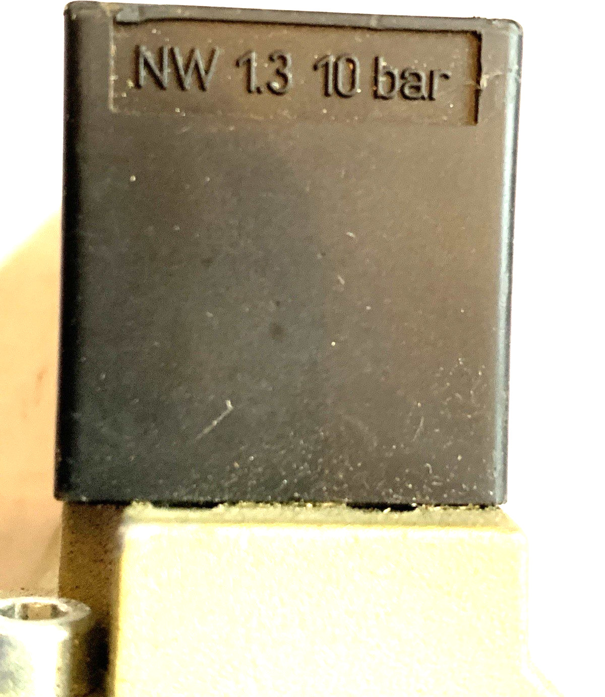ROSS W6576A2407 PNEUMATIC SOLENOID VALVE, BAR 2-10 $25 + FREE SHIPPING