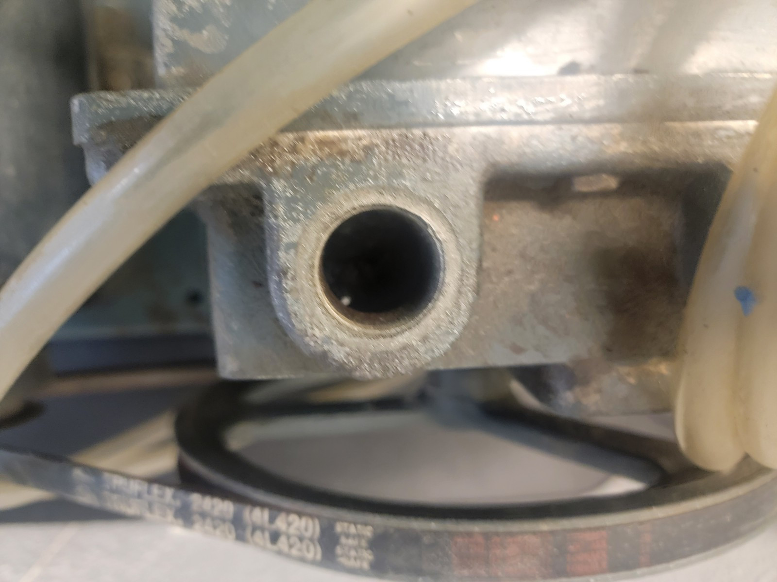 Welch 1402 DuoSeal Belt-Driven Rotary Vane Vacuum Pump 115/230V