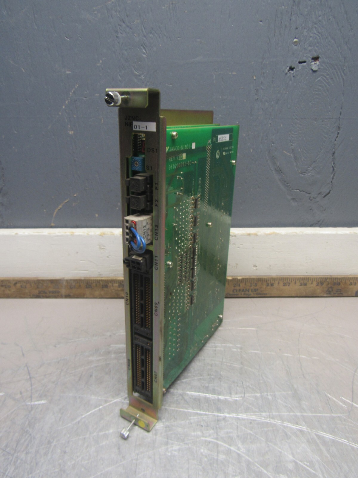 YASKAWA JZNC-NIF01-1 Moto-Man INTERFACE BOARD NICE USED TAKEOUT !!