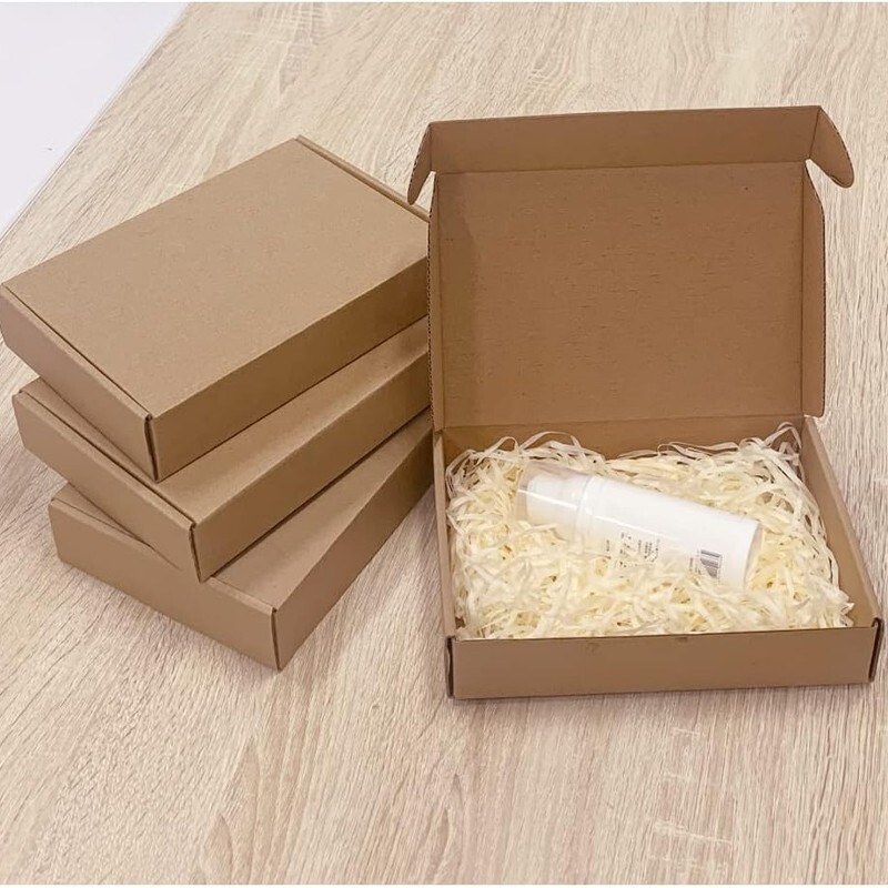 Multi-size corrugated cardboard boxes are used for packaging, moving and storage