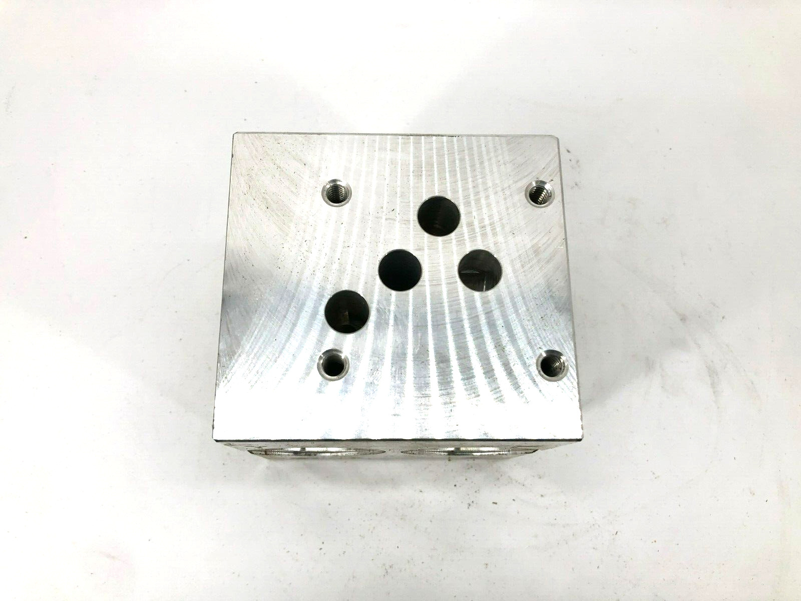 New Daman Products AD05P013S Hydraulic Valve Manifold