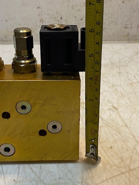 Vickers MCD-4185 Industrial Hydraulic Manifold Control Valve Block