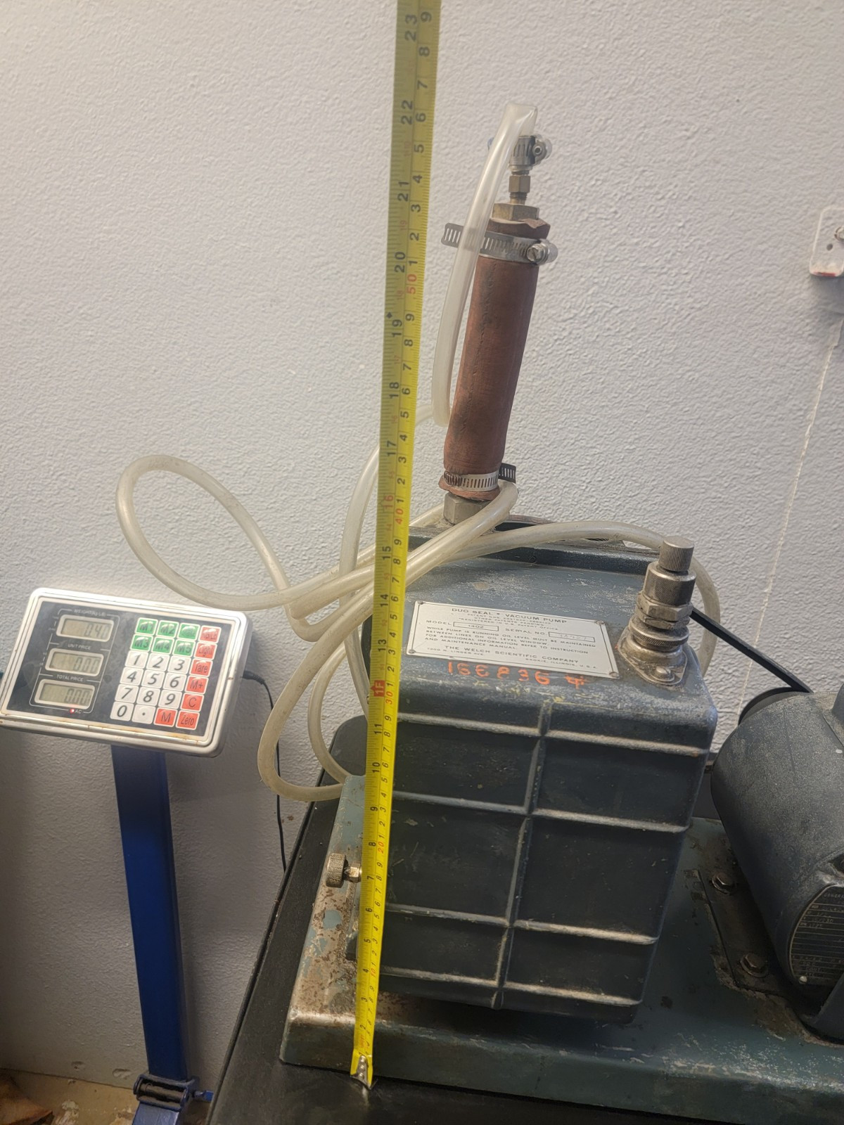Welch 1402 DuoSeal Belt-Driven Rotary Vane Vacuum Pump 115/230V