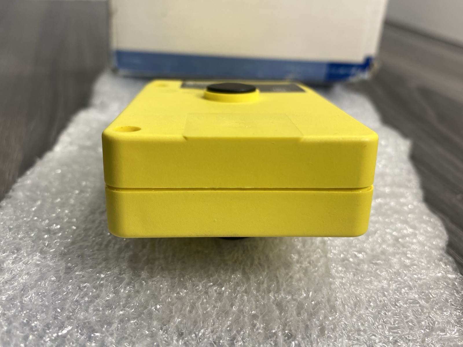 Wenglor OPT123 Reflex Sensor for Roller Conveyor Systems 500MM Range 18-30VDC