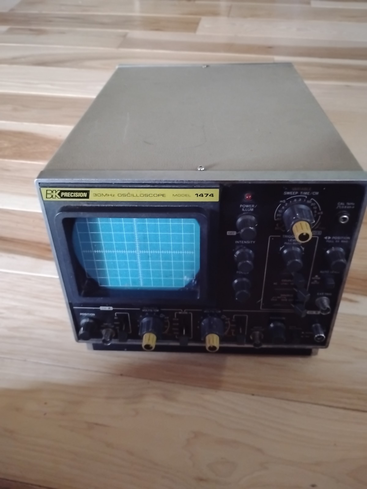 Vintage B&K Precision 1474 30mhz Oscilloscope No Power Cord