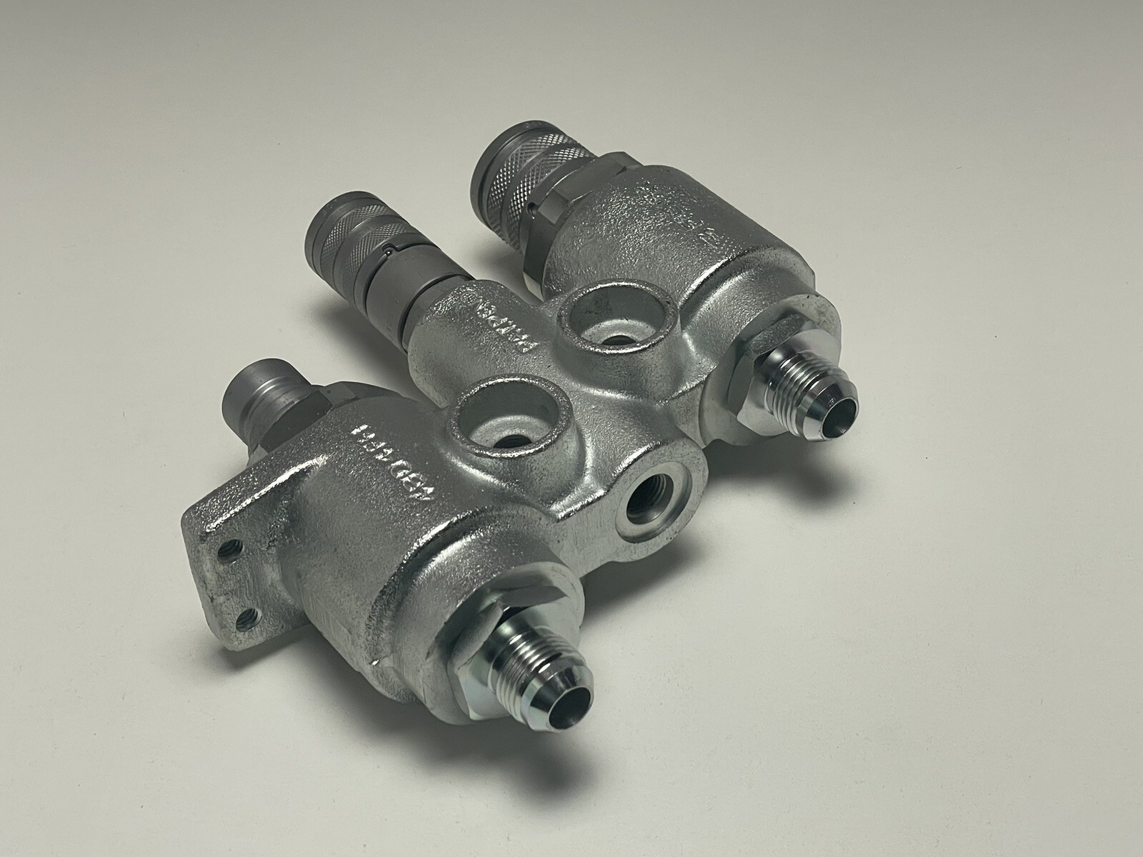 Hydraulic flat face Manifold