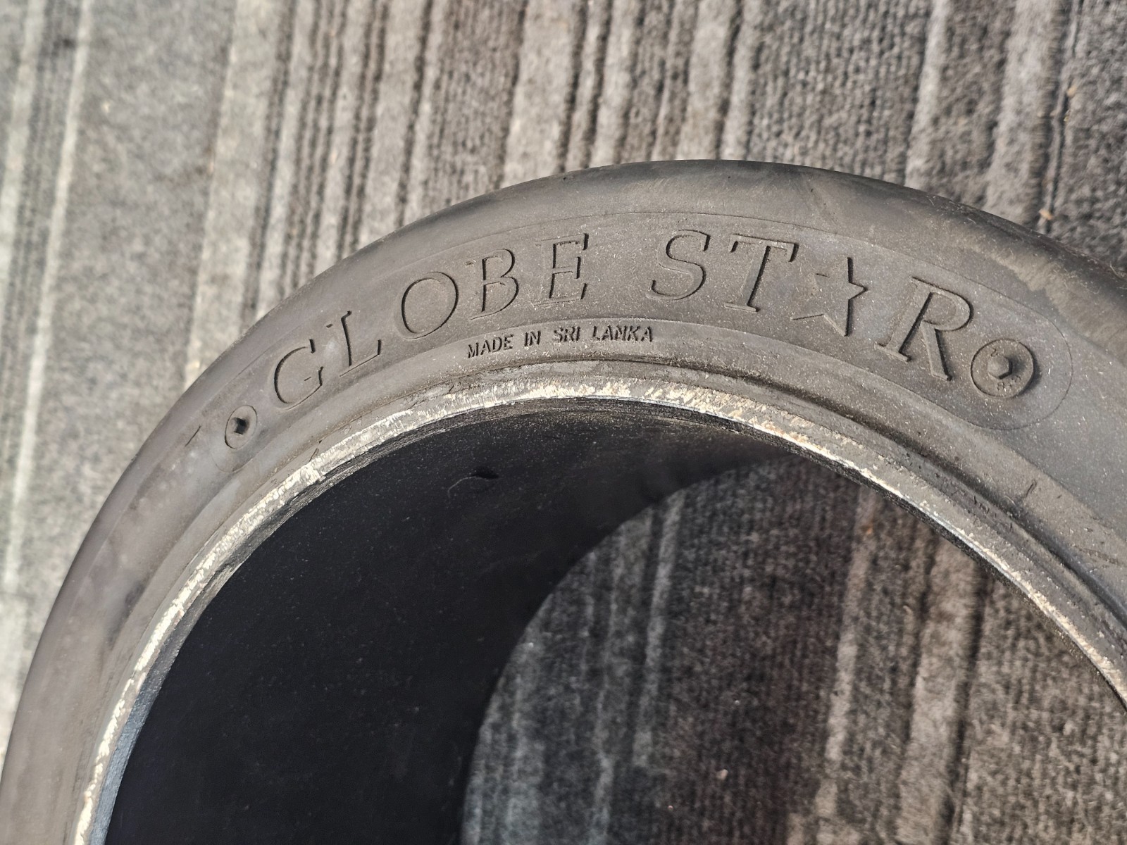 (QTY 2) Globe Star Smooth Press On Forklift Tire 16-1/4x7x11-1/4 (413/178-286)
