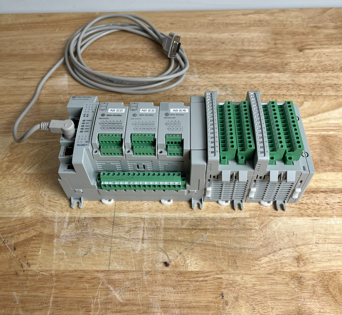 Allen-Bradley Micro850 PLC 2080-LC50-24QBB w/ IQ16 OB16 IQ4OB4 IQ4OV4 MOT-HSC