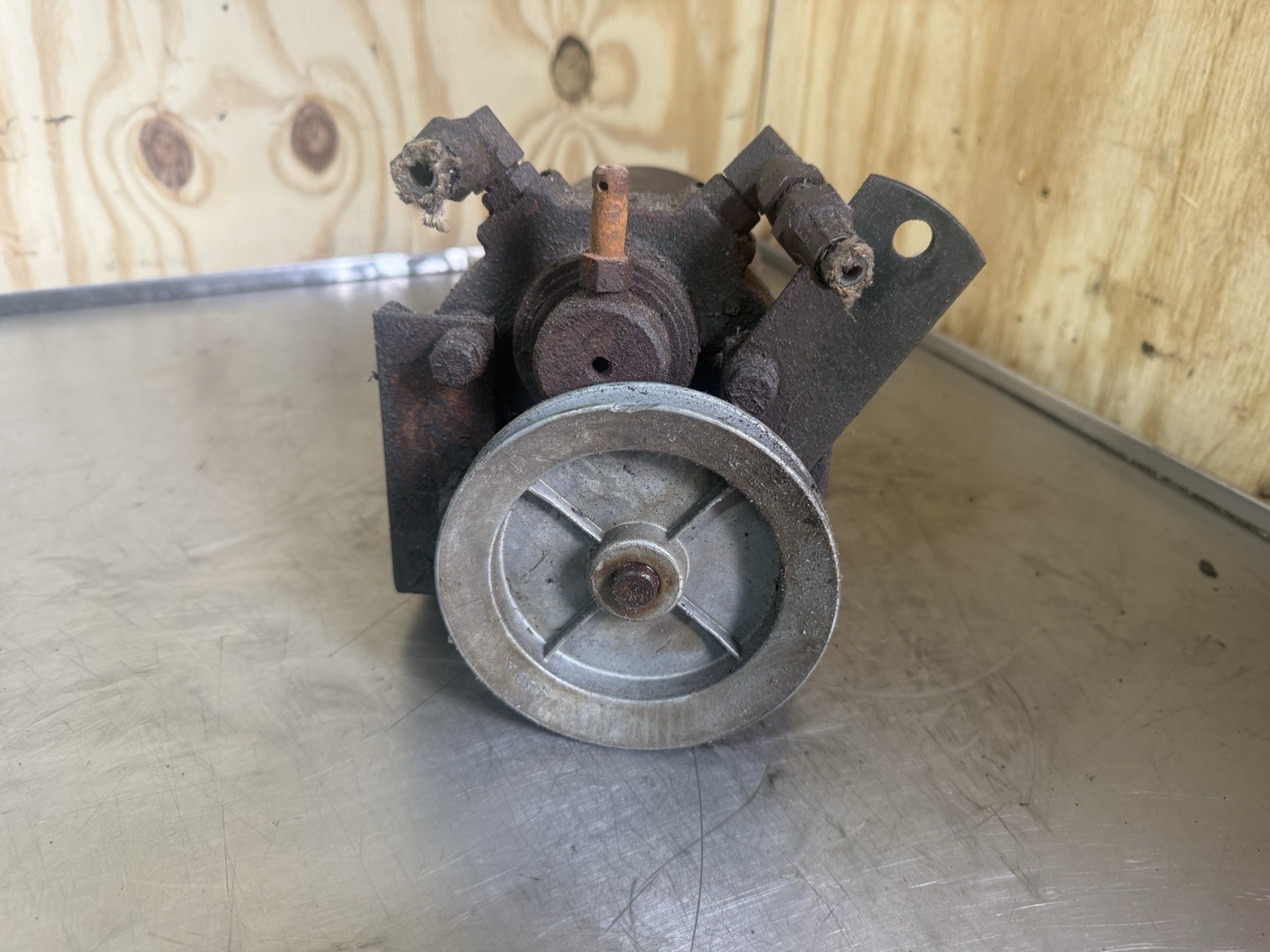 Hydro-Unit Model 03A2002 Pump Belt Driven Hydraulic Pump