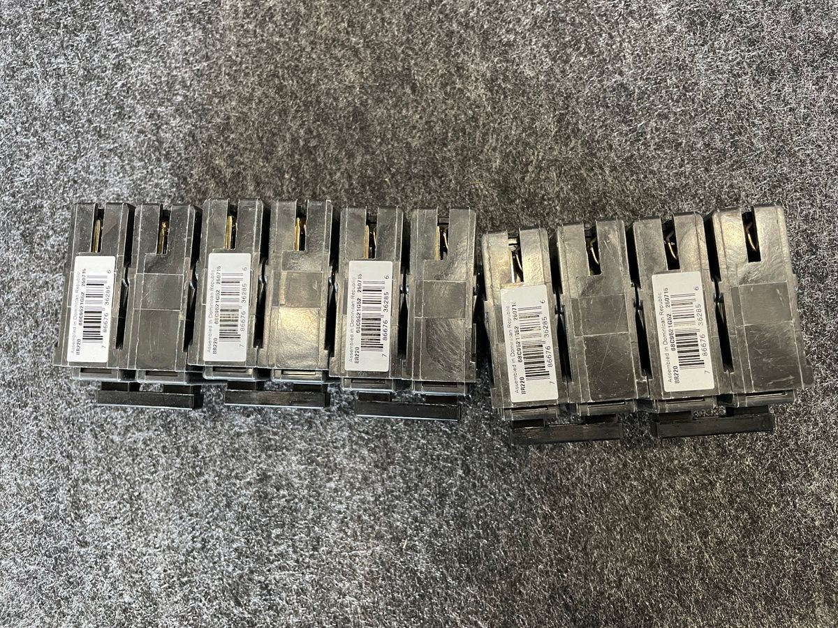 EATON BR220 BR Thermal Magnetic Circuit Breakers Qty 5